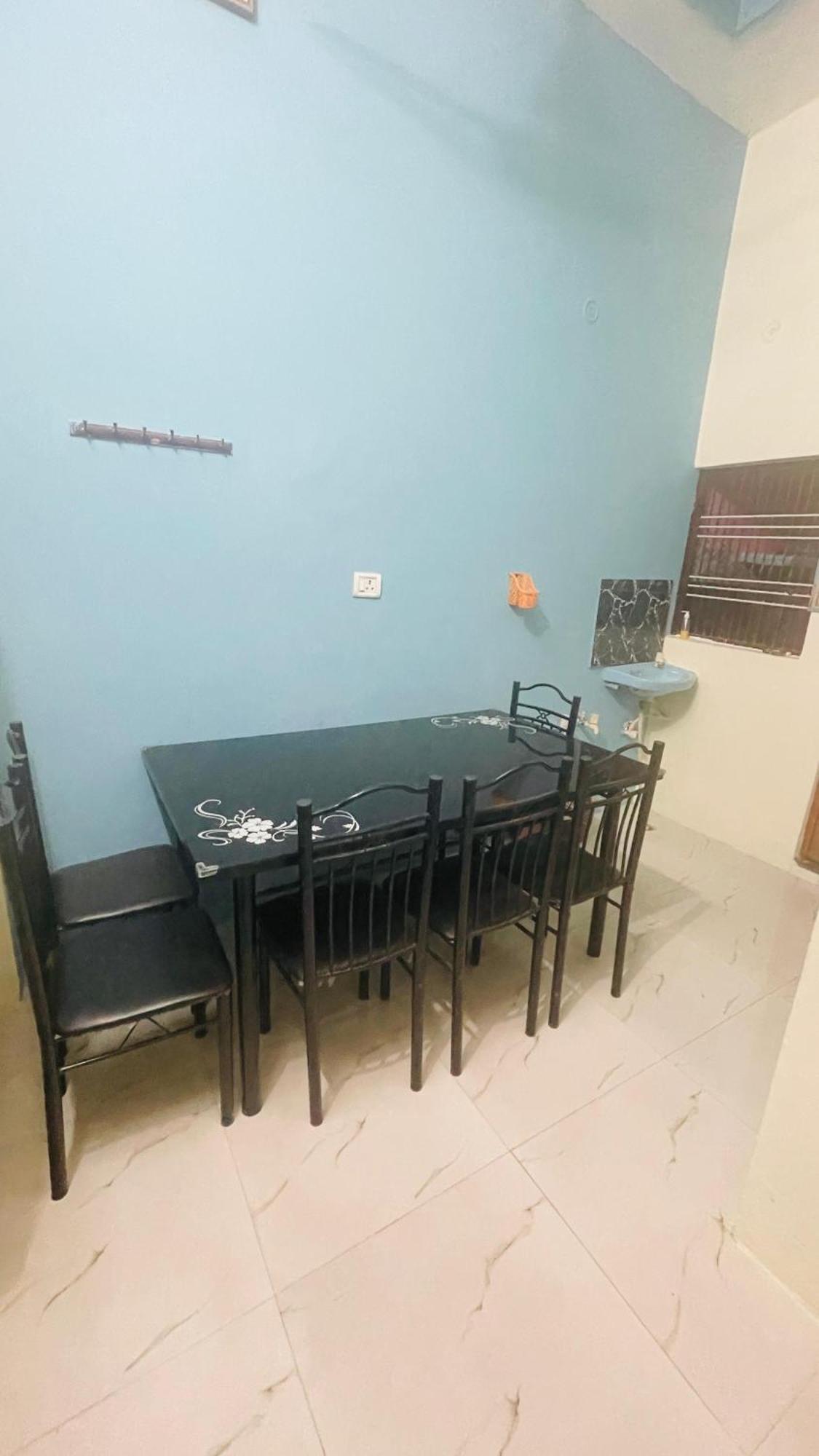 Bajrang Kutir 17 Holiday home Varanasi